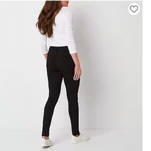 BRAND NEW St. John's Bay Black Skinny Leg Jeans